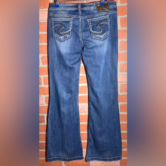 SILVER JEANS Women's Size 28x33 PICA Denim Straight Leg Medium Wash Blue Stretch - Picture 2 of 10